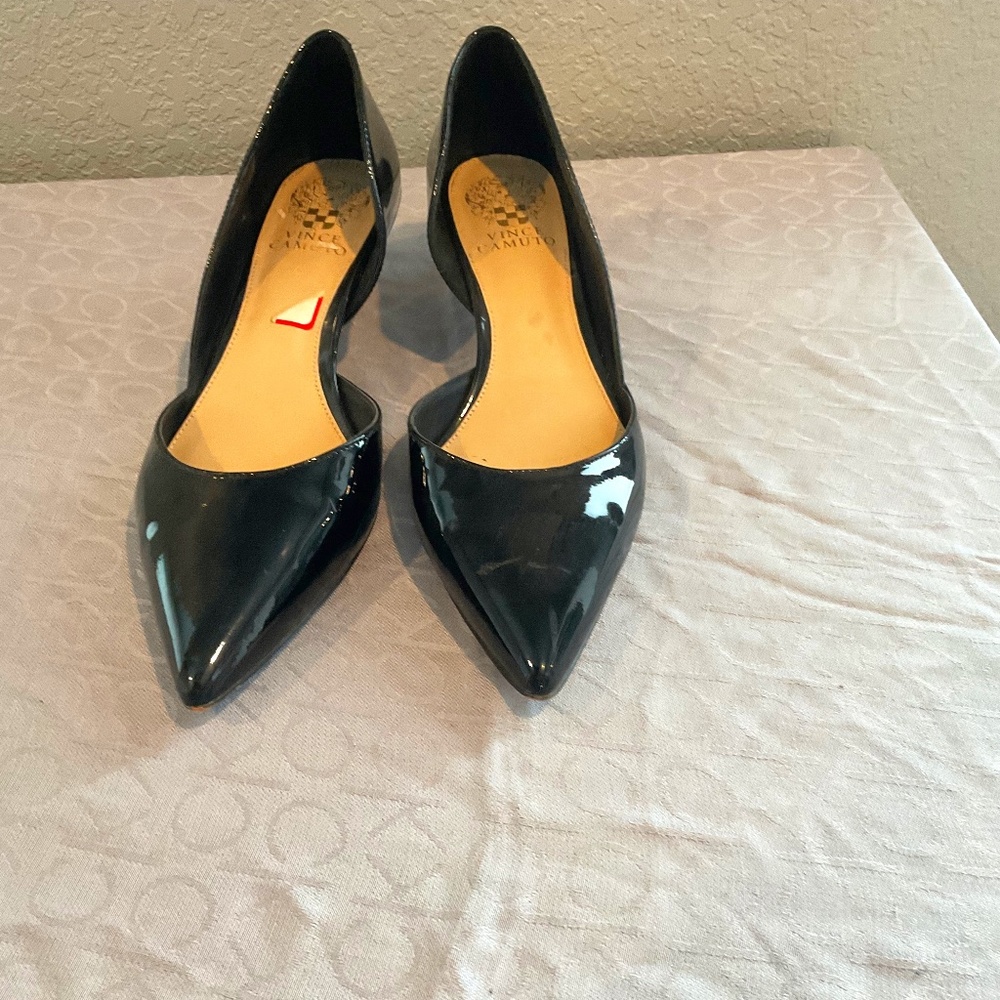 Vince Camuto black patent leather D’Orsay heel